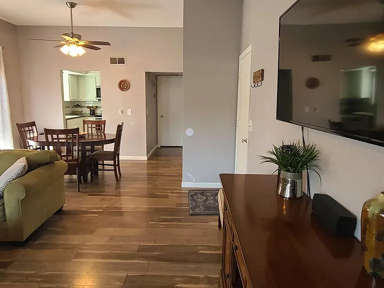 1126 E Charleston Ave — Photo 13