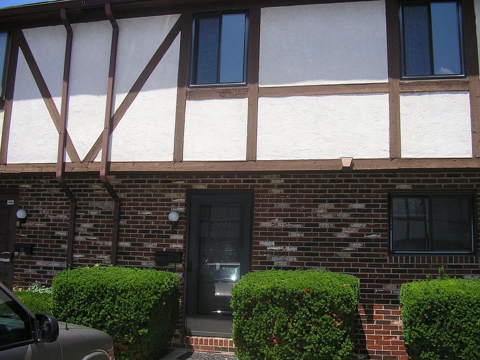 Cozy Condo w/ Great Location!