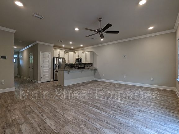 3rd image of 354 S F St