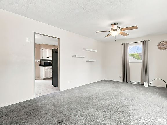4th image of 534 Whitney Ave
