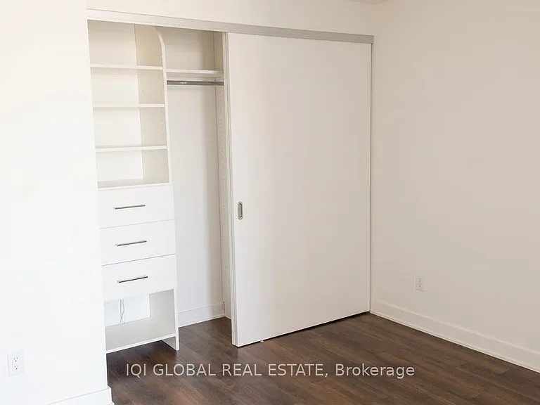 210 Simcoe St #1905 — Photo 3