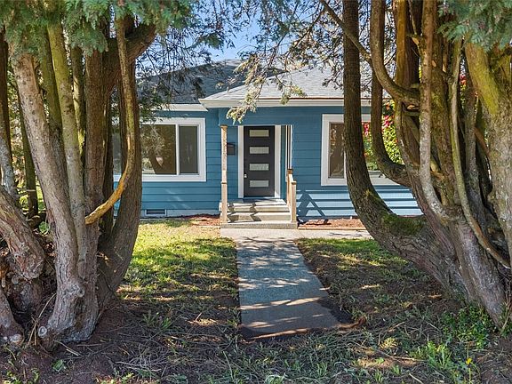 3rd image of 1717 Lake Park Drive SW
