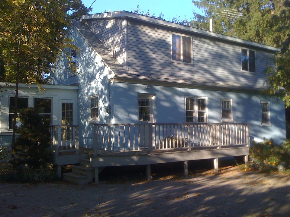 2nd image of 24 Pine St