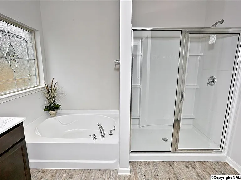 325 Acorn Grove Ln SW — Photo 4