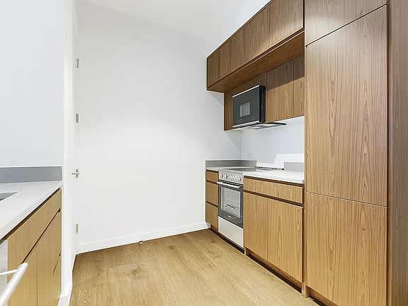 4th image of 40 Bruckner Blvd #A232
