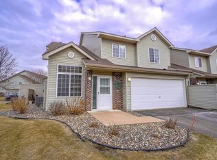 2441 Oakridge Cir, Hudson, WI 54016