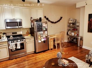 247 S 10th St APT 1R, Philadelphia, PA 19107