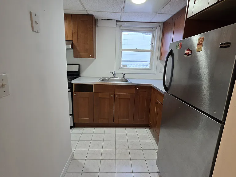 Weed Ave — Photo 15
