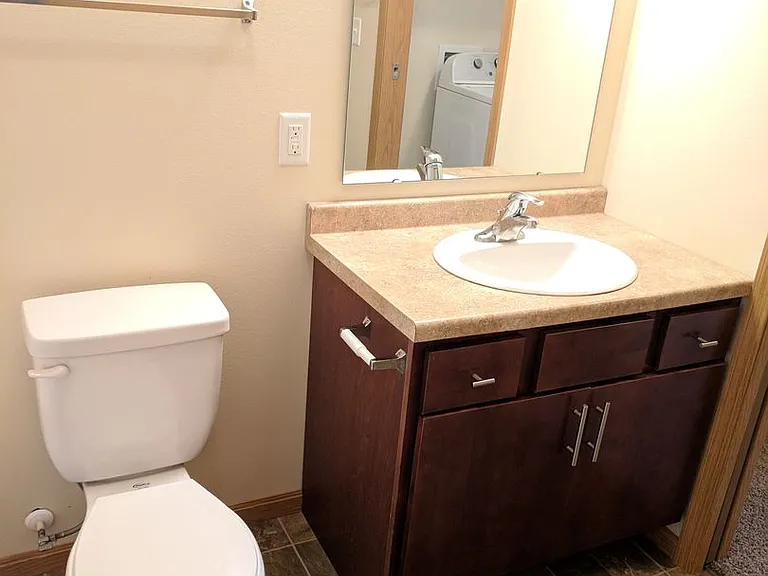 West Lake III Apartments — Photo 39