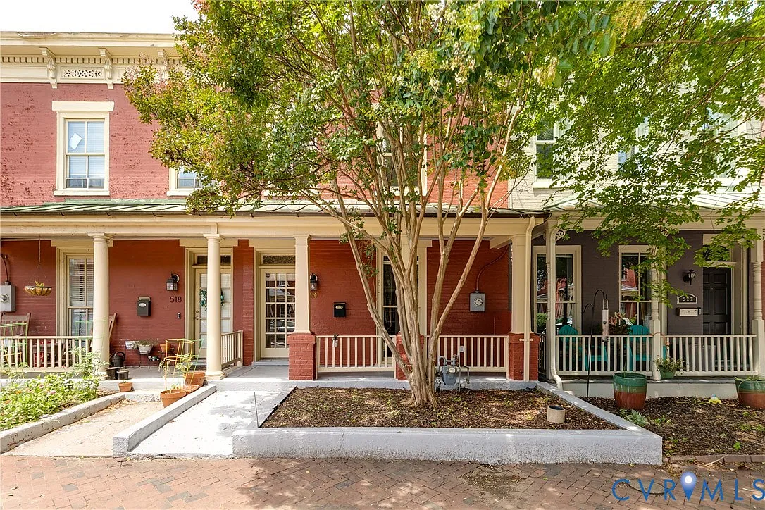 2 bed, 1.0 bath, 1404 sqft, $2,300 — Photo 2