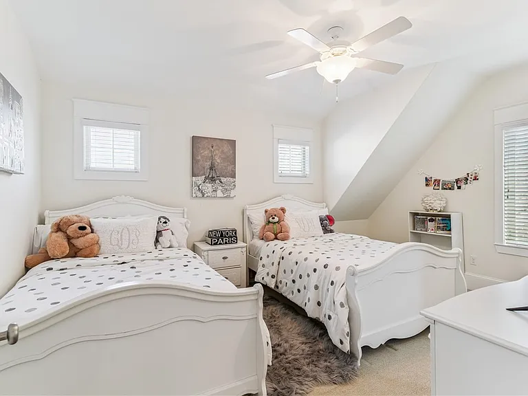 1077 Sinclair Way — Photo 27
