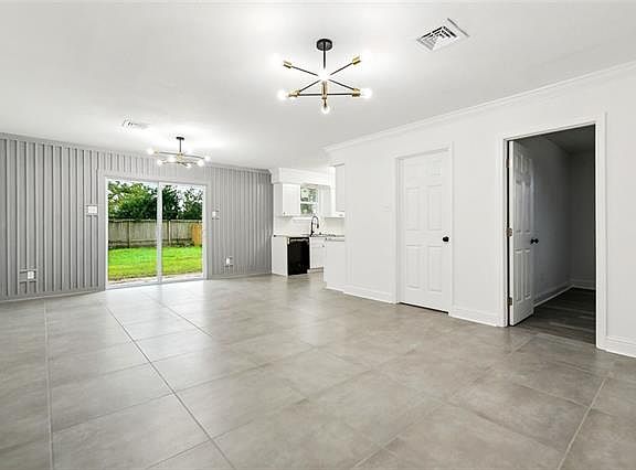 4th image of 4904 Argonne St