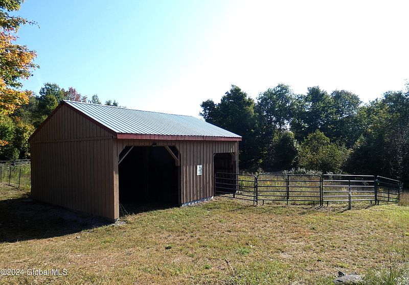 4th image of 31 Bartman School Road