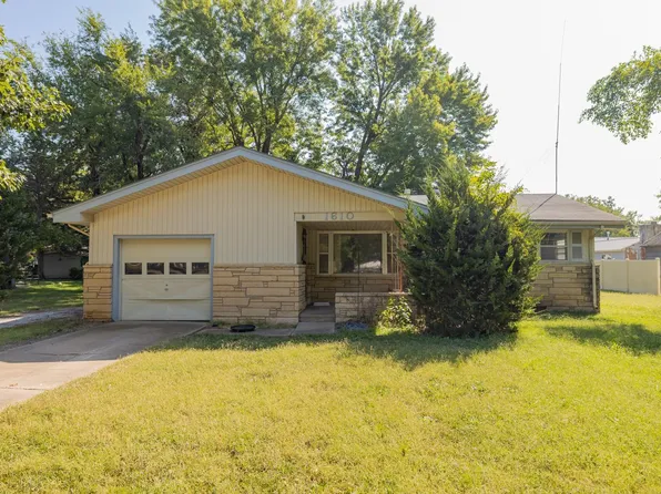 1610 Mound St, Winfield, KS 67156