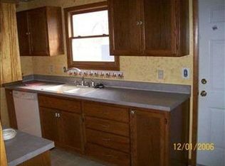 3458 SW Tara Ave, Topeka, KS 66611