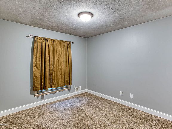 5th image of 11106 Thunder Dr