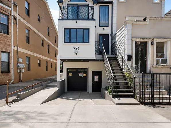 926 East 99th Street image 1 of 15
