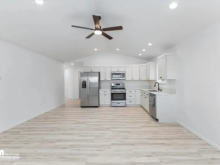 6760 W Queen Anne Ave #3 — Photo 8