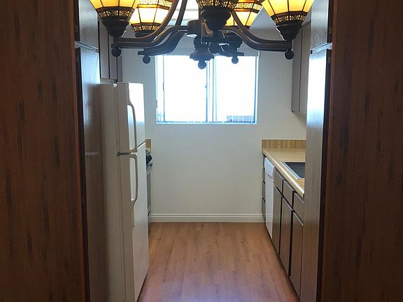 3rd image of 3650 Greenfield Ave APT 2
