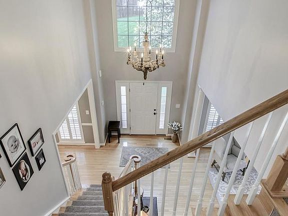 3rd image of 7408 Clifton Quarry Dr