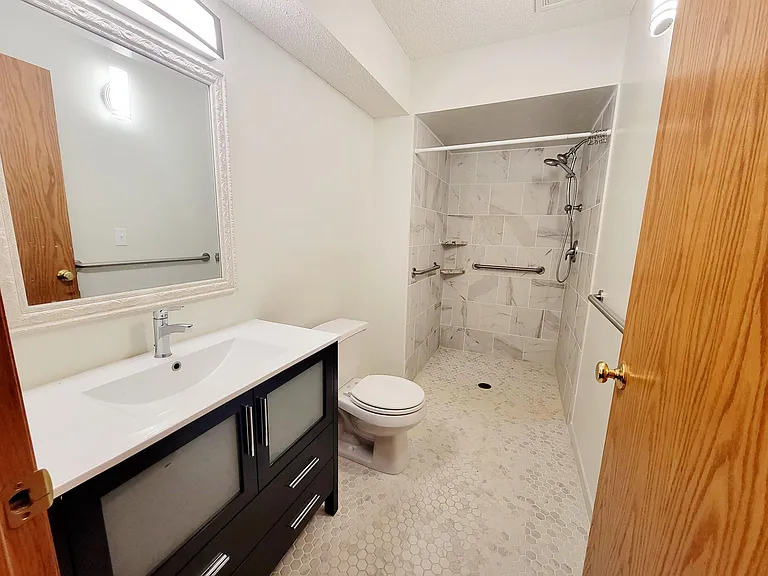 2458 Downing Ave — Photo 11