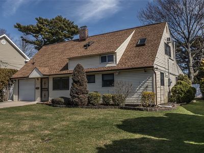 54 Acre Lane, Hicksville, NY, 11801