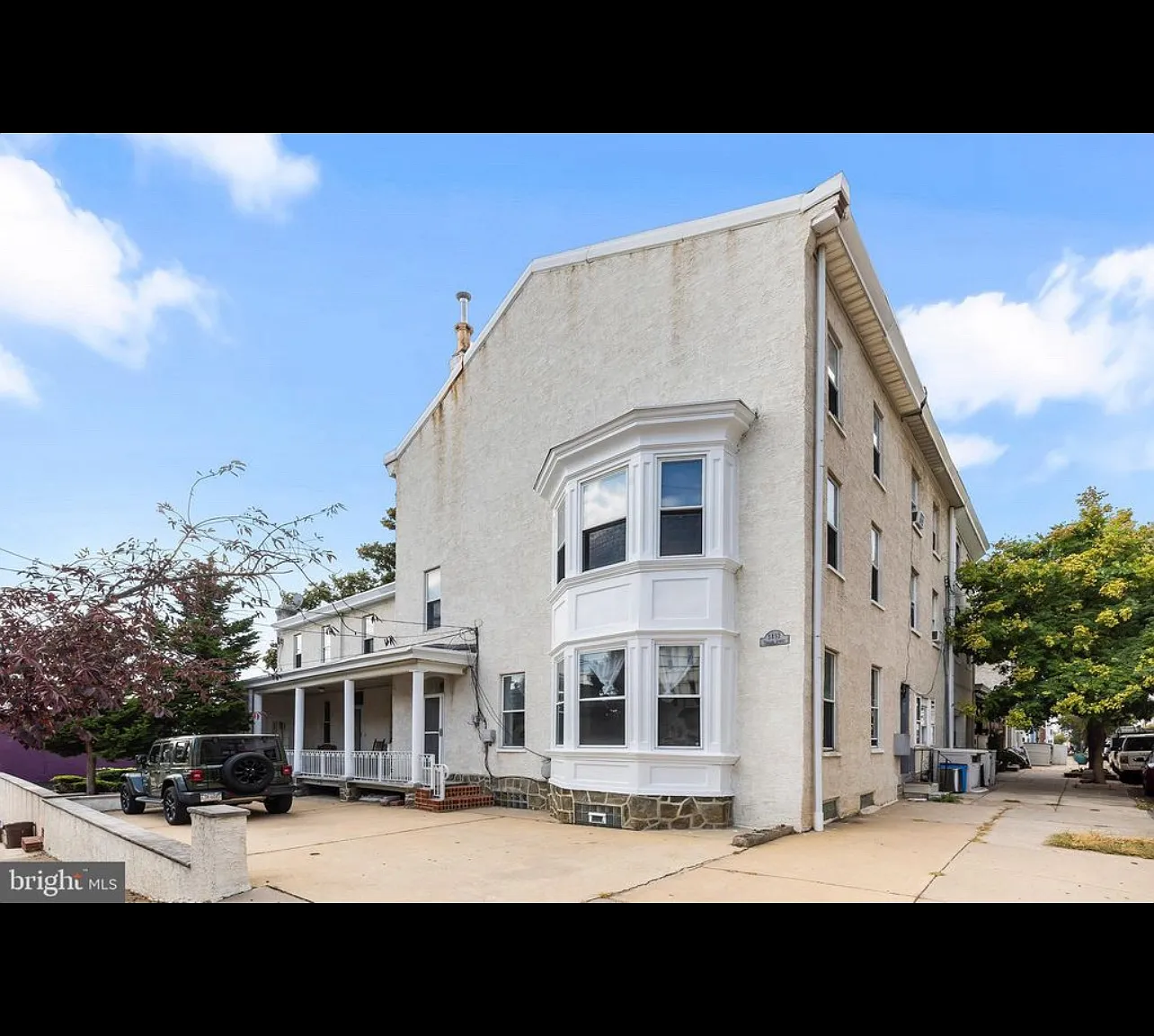 6 bed, 2752 sqft, $4,300 — Photo 1