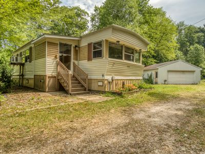10044 Federal Rd, Howard City, MI, 49329