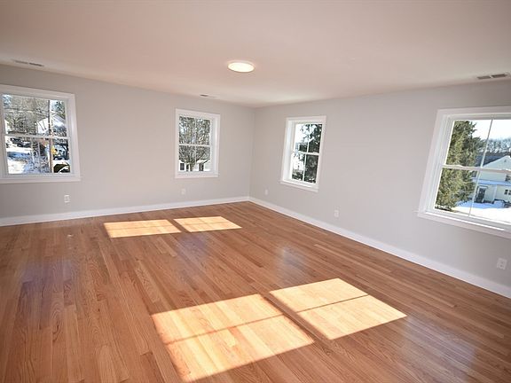 3rd image of 28-28 Fairview Ave