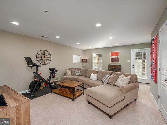 4th image of 633 Shore Forest Dr