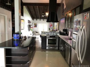 10398 Orange Ct, Hollywood, FL 33026