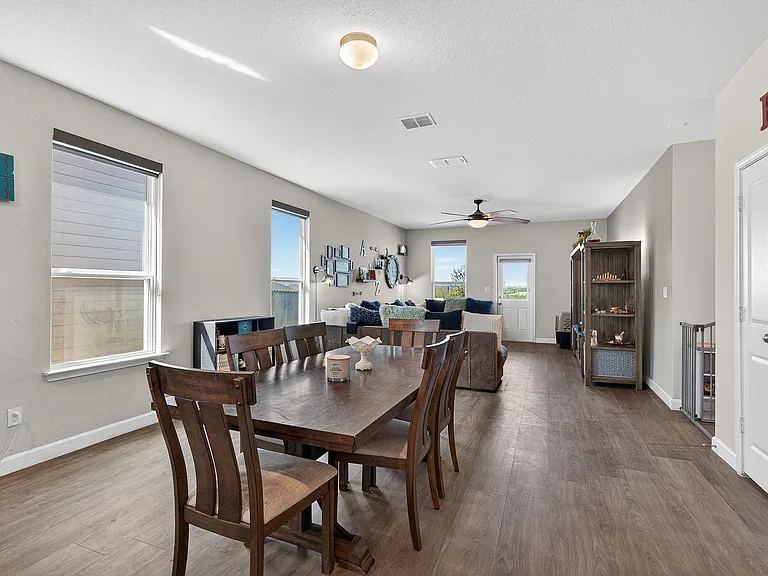 7001 Lions Park — Photo 8
