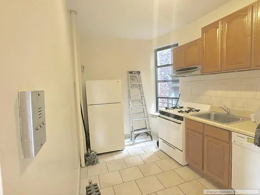 Rented by Sovereign Associates | media 17