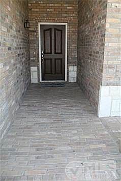 5th image of 2208 Caroline Dr