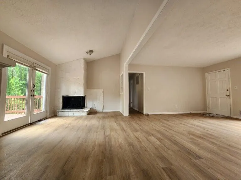 1453 Allison Ct — Photo 3