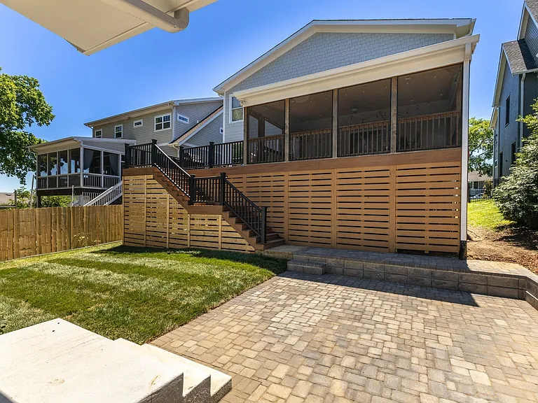 1102 Caldwell Ave — Photo 42