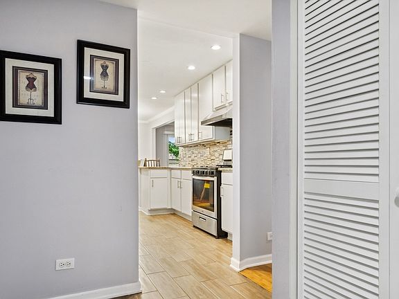 2nd image of 2005 Valencia Dr APT 109D