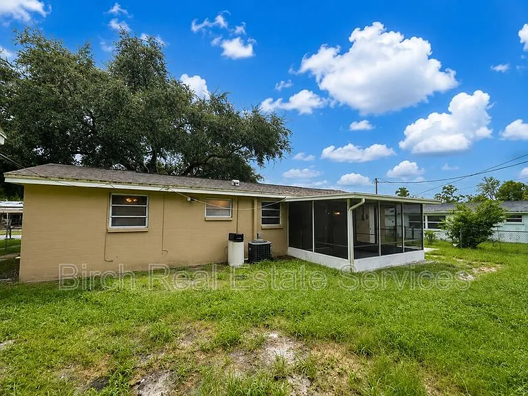 2552 Chancery Dr — Photo 14