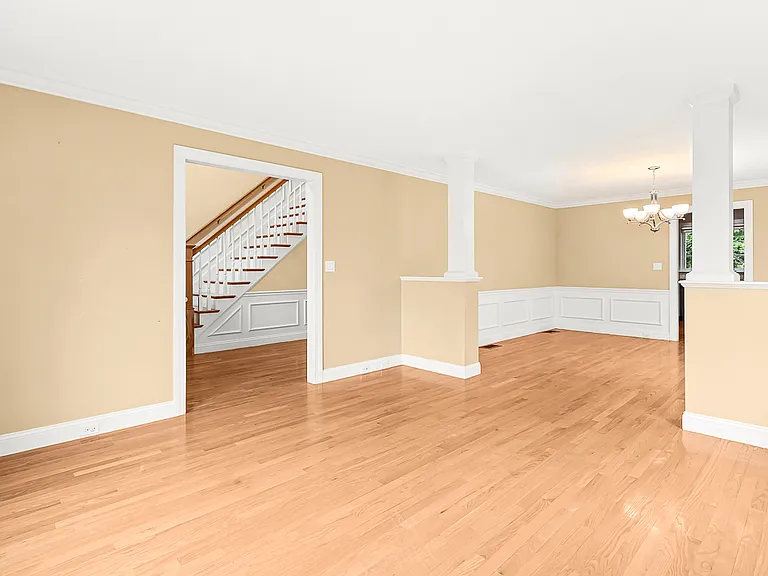 46 Loring Ave — Photo 19