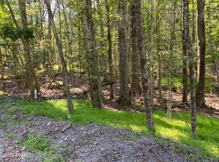 406 Windsor Rd, Hawley, PA 18428