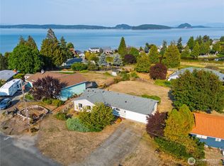691 E Maplewood Loop, Oak Harbor, WA 98277