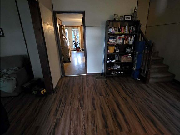 5th image of 606 Falck St