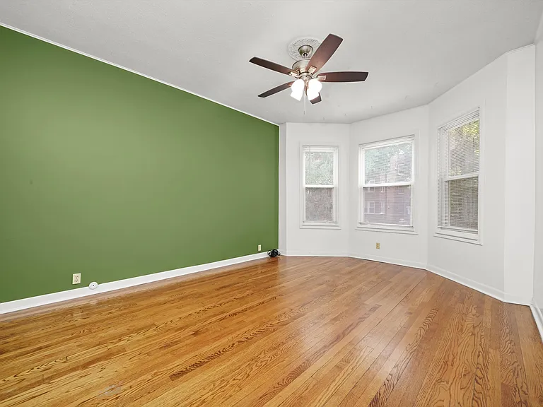 2444 W Gunnison St #1 — Photo 4