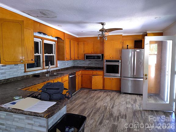 4th image of 213 Lakeview Dr