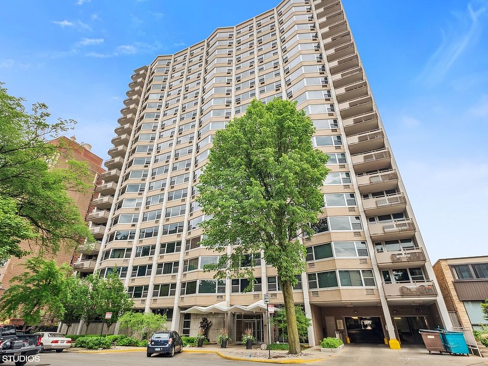 1st image of 555 W Cornelia Ave APT 606