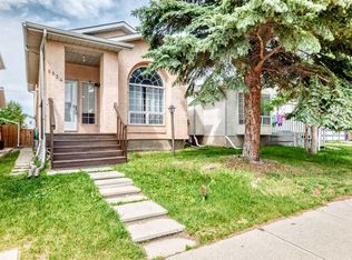 6934 S Laguna Way NE, Calgary, AB T1Y6W2