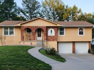 503 SW Ensley Ln, Lees Summit, MO 64081