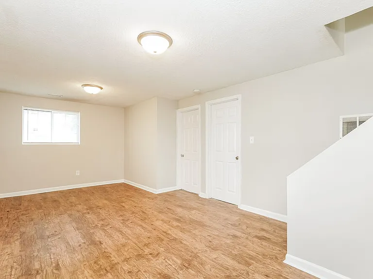 11045 Amburg Ct — Photo 10