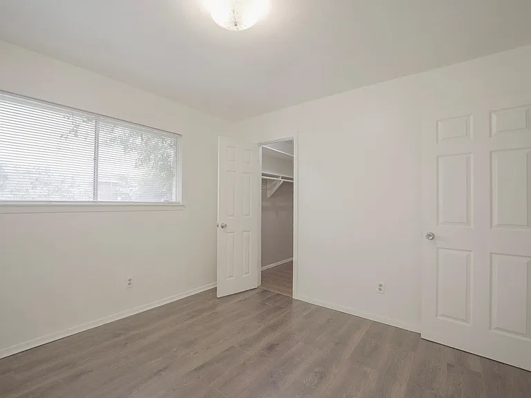 9811 Mango St — Photo 22