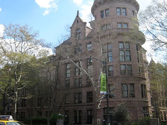 5th image of 101 W 79th St APT 10A